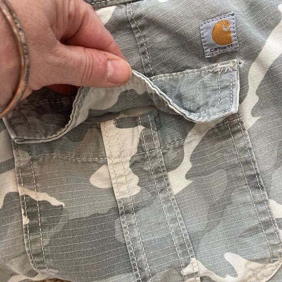 Carhartt camo relaxed crop pants w/ cargo pockets - Picture 6 of 13